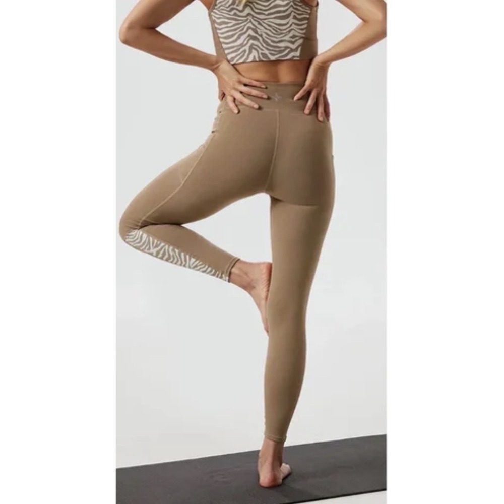 Tuckernuck High Rise Pocket Compression Leggings Running Yoga Sports Hiking Sz M